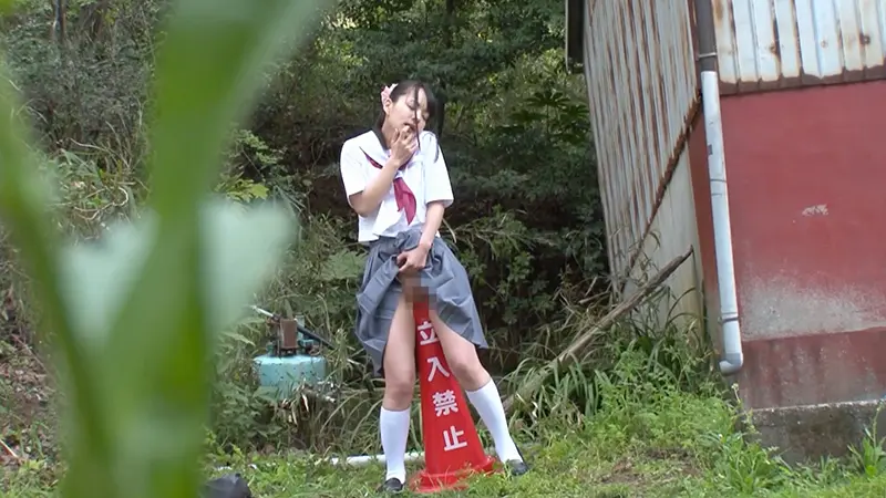 ポニーテールの白ハイソJKが媚薬塗られ野外オナニー！あべみかこ出演AV