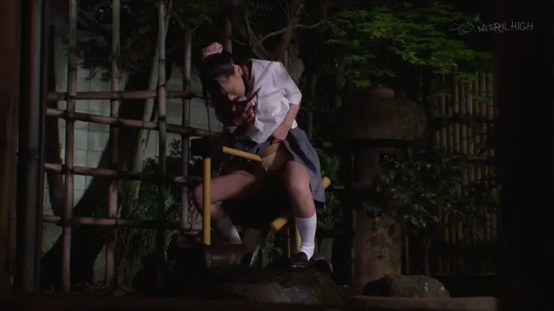 あべみかこ野外で「ししおどし」オナニー