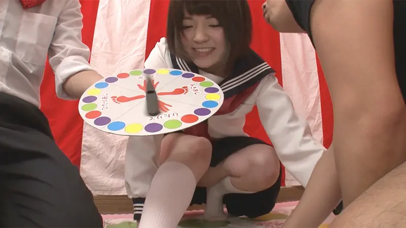 【ツイスター野球拳AV】白ハイソJKのパンチラ＆ポロリ足裏射精も！